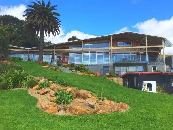 Cable bay面朝大海，春暖花开的房子